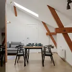 Apartman Modern In Prestigious Quiet Center