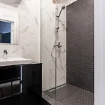 Modern In Prestigious Quiet Center Apartman
