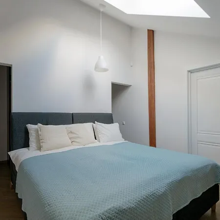 Modern In Prestigious Quiet Center *