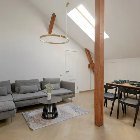 Modern In Prestigious Quiet Center Апартаменты Рига