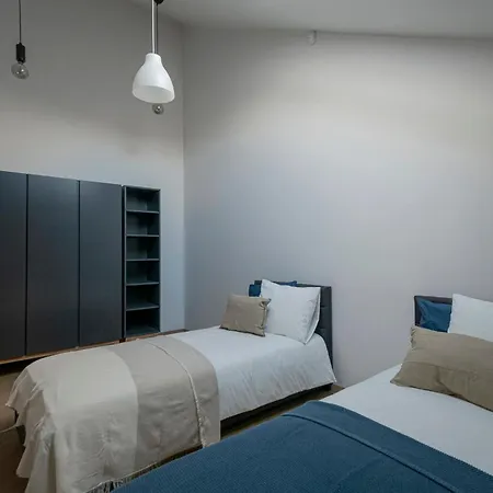 Modern In Prestigious Quiet Center *