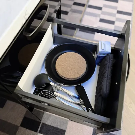 Modern In Prestigious Quiet Center