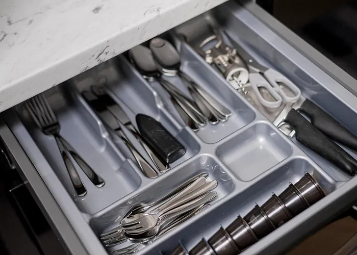 Modern In Prestigious Quiet Center Apartment